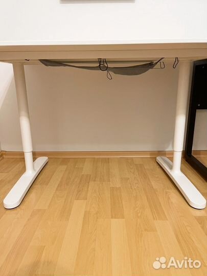 Компьютерный стол IKEA бекант