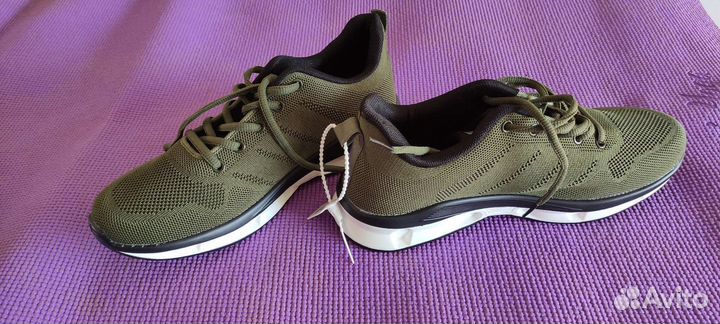 Весенне - летние кросовки 42 р