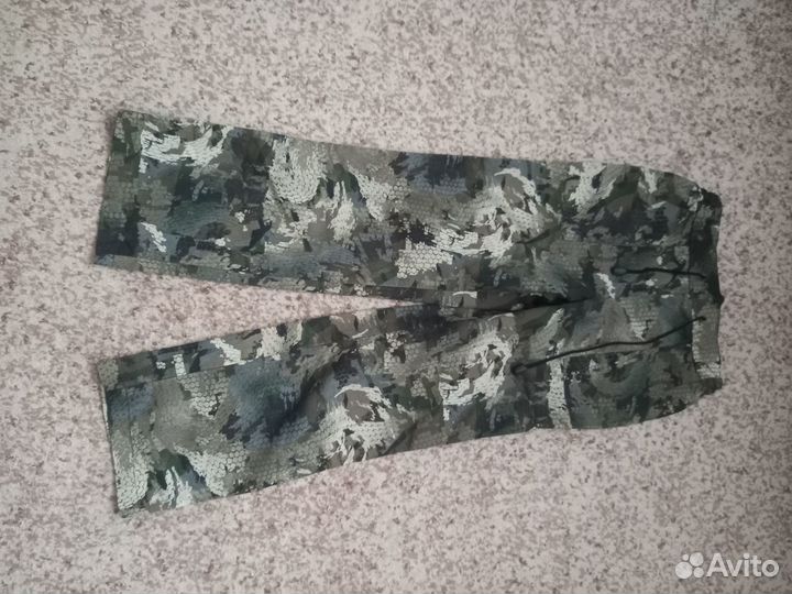 Продам камуфляжный костюм на мальчика