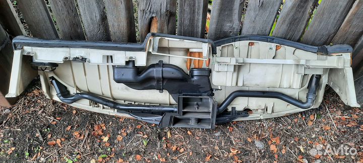 Торпеда Nissan Avenir 1992