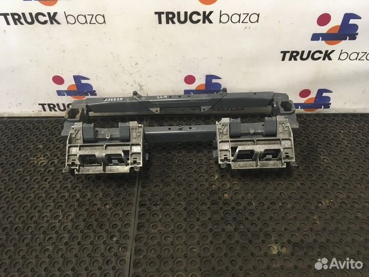 1689404 Подножка обслуживания в сборе