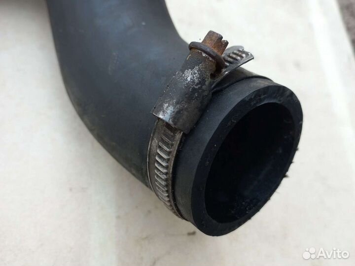 Мерседес 2,9TDI патрубок А9015281882 интеркуллера