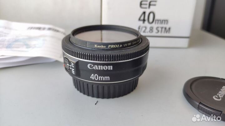 Canon EF 40mm f/2.8 STM в коробке