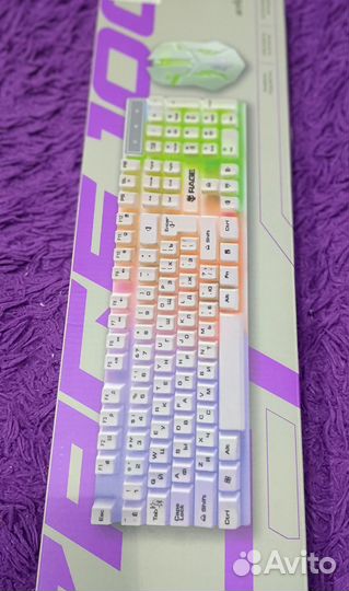 Игровая клавиатура и мышь