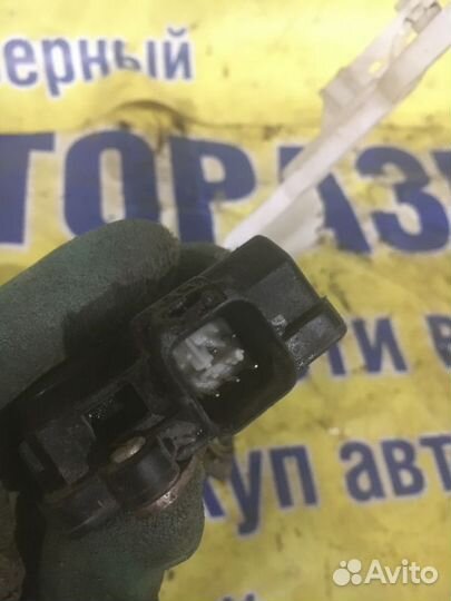 Замок двери задний левый Hyundai Sonata 4 (EF) таг