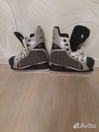 Коньки хоккейные размер 36