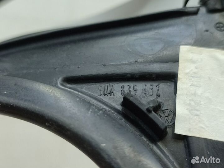 Направляющая стекла двери задняя правая Volkswagen