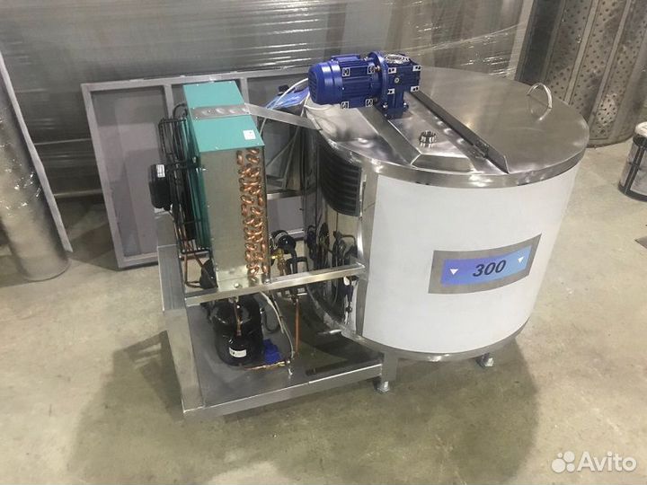 Охладитель молока вертикальный уом 800