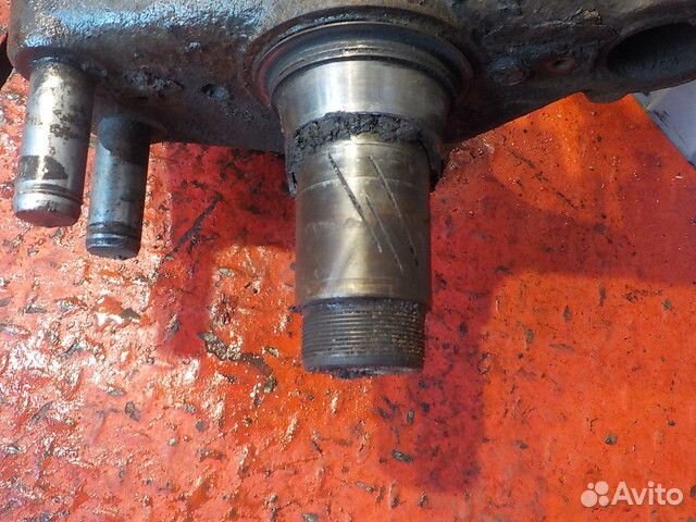 Кулак поворотный правый Scania