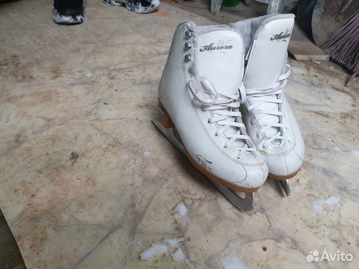 Коньки фигурные