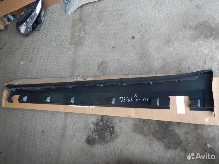 Накладка на порог (наружная) Mercedes-Benz M-Class