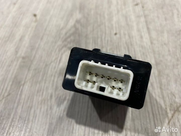 Реле поворотов Hyundai Solaris седан G4FA 2014