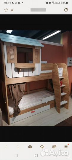 Двухъярусная кровать с домиком