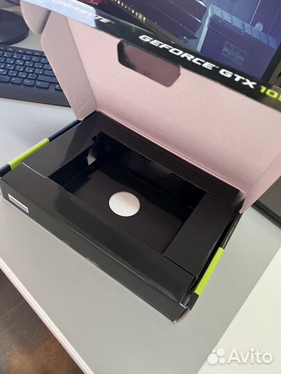 Коробка от видеокарты 1050ti