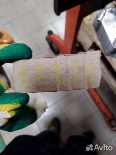 Кронштейн крепления катализатора volvo XC90 T35