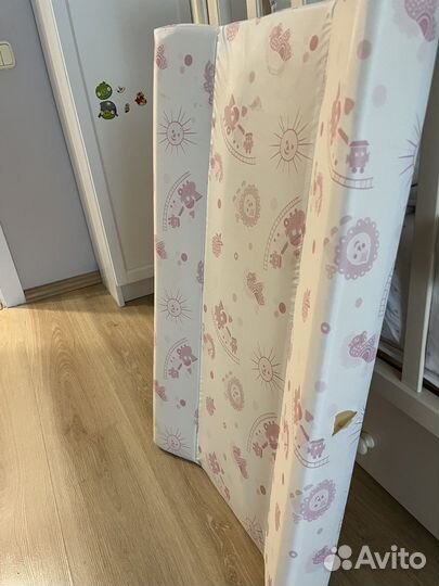 Пеленальная доска на кроватку