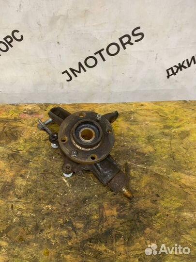 Кулак поворотный левый ступица Peugeot 3008