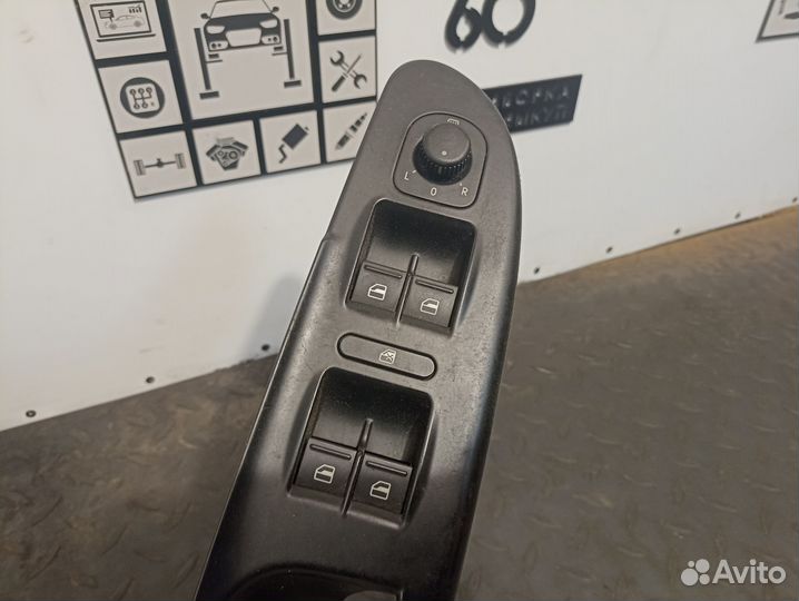 Блок управления стеклоподъем. для VW Passat B6