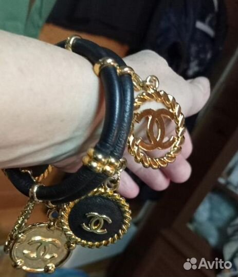 Браслет кожаный chanel с подвесками