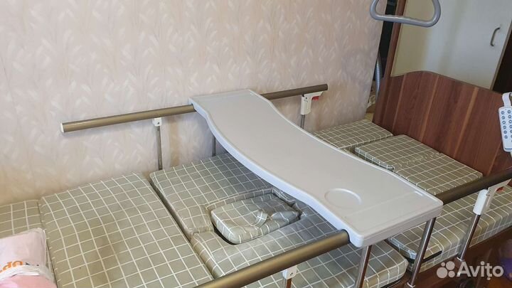 Кровать для лежачих больных с электроприводом