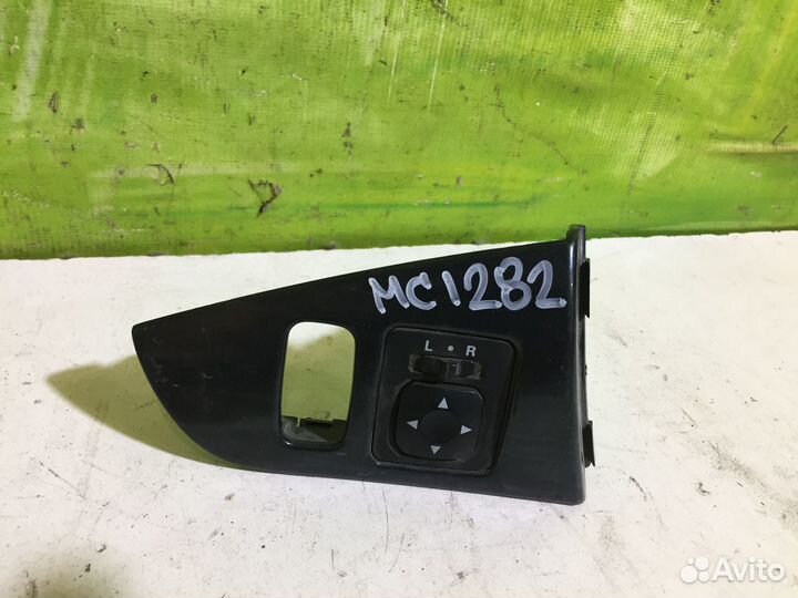 Кнопка стеклоподъемника Mitsubishi Lancer 9