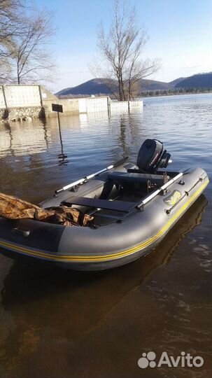 Лодка пвх Адмирал 305, с жёстким полом и килем