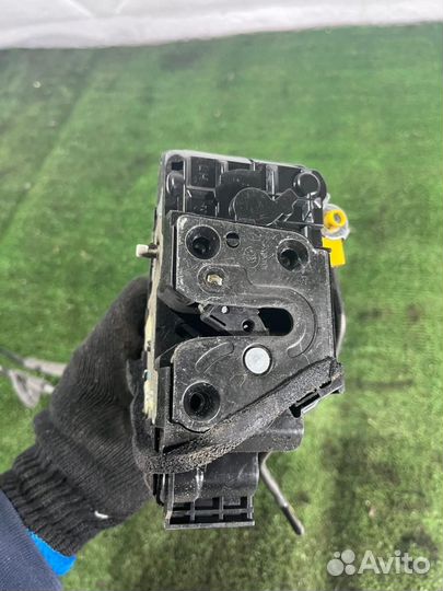 Замок двери задней левой Hyundai i20 1 (PB) 2008-2