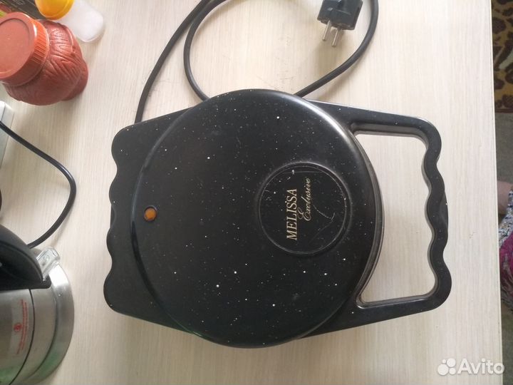 Электрическая вафельница