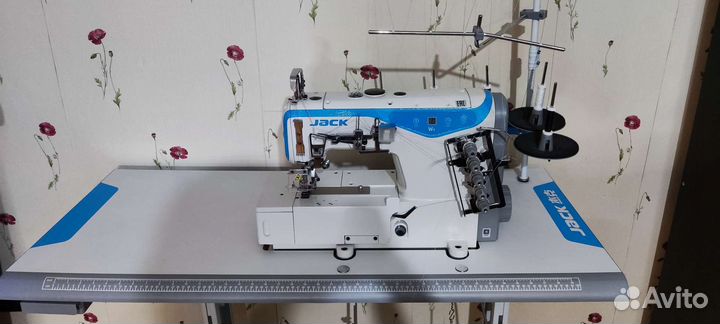 Распошивальная плоскошовная машина jack w 4
