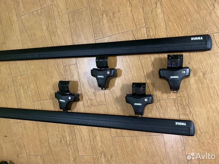 Автомобильный багажник на крышу Thule