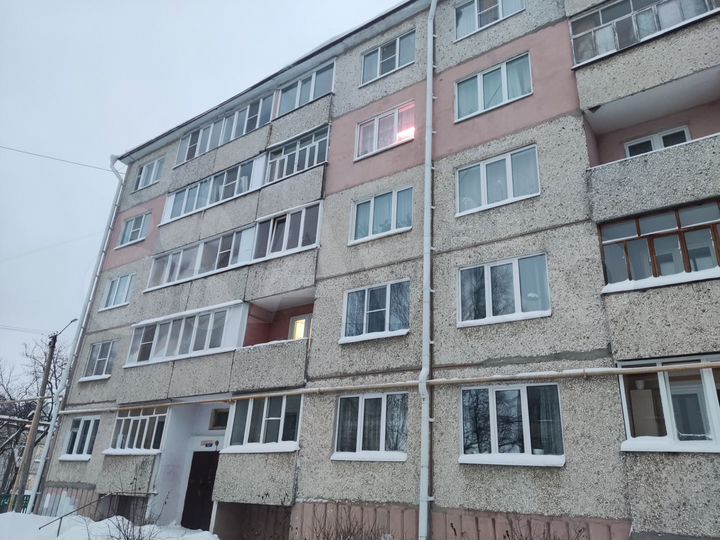 3-к. квартира, 65 м², 2/5 эт.
