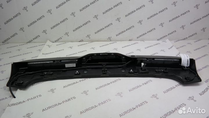 Спойлер крышки багажника Jeep Grand Cherokee WK2