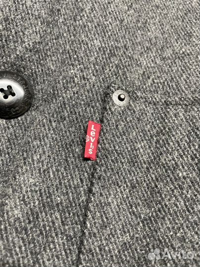 Пальто Levis