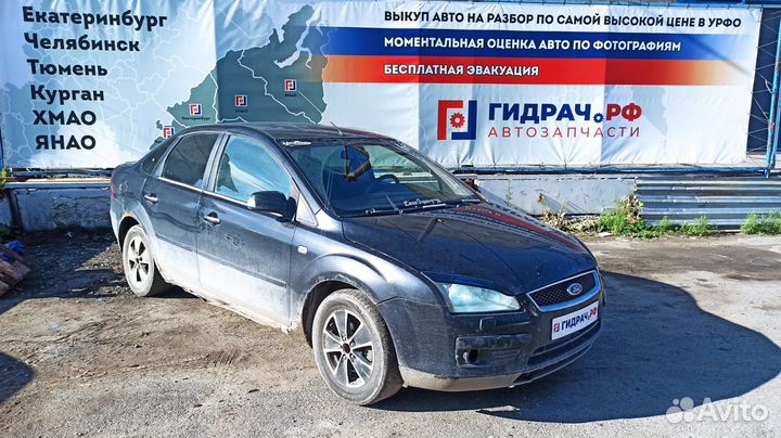 Проводка на насос омывателя Ford Focus 2 6M5TF2210