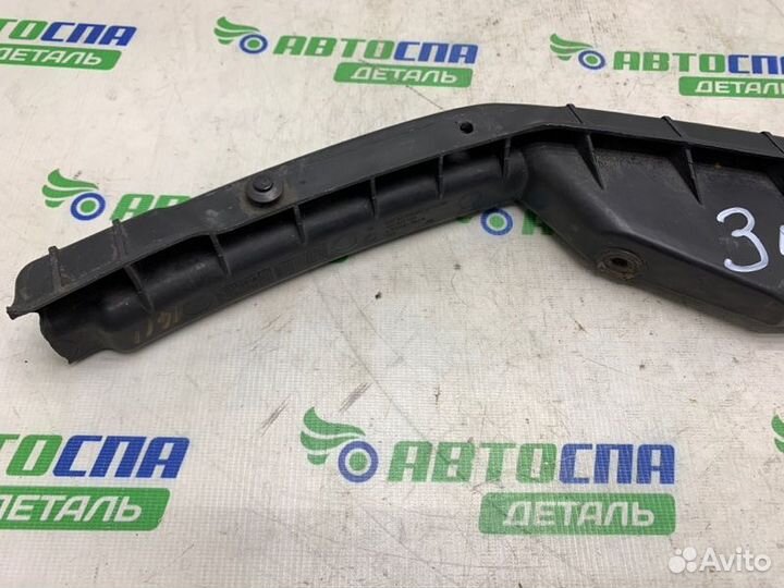 Кронштейн бампера передний левый Skoda Octavia