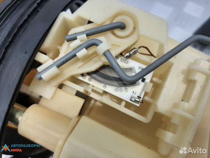 Насос топливный Volvo S80 2002 30761743