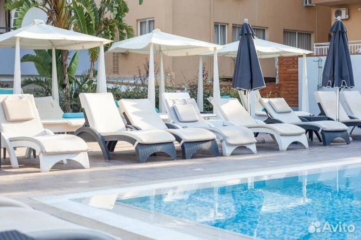 Шезлонг пластиковый, белый GS 1009 (Fiji)