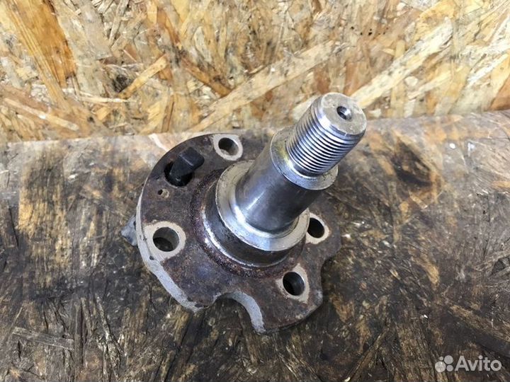 Цапфа задняя левая Skoda Rapid лифтбек cfna 2014