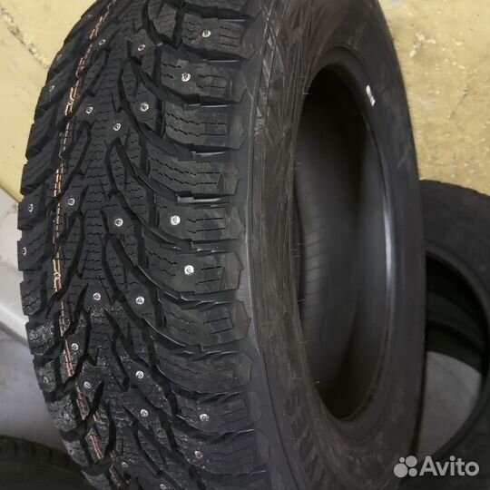 Ikon Tyres Autograph Ice 9 SUV 215/65 R16