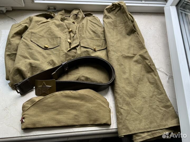Форма военная советская, женская с деталями