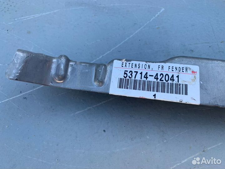 Кронштейн крепления крыла, левый Rav-4, Lexus NX