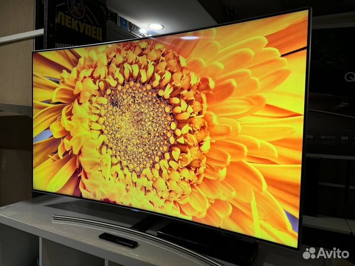 Огромный изогнутый 4К qled SMART TV Samsung 55