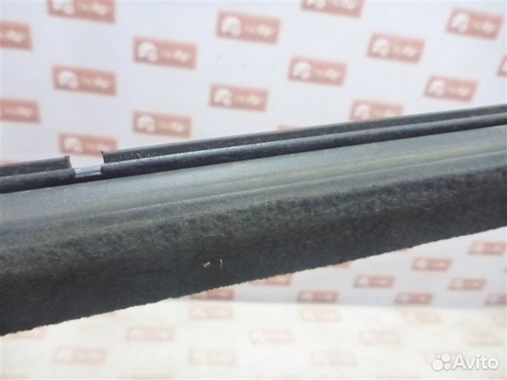 Уплотнитель стекла двери бархотка передний правый