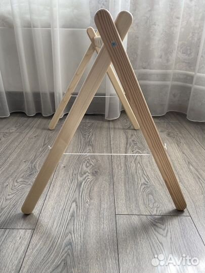 Деревянная стойка монтессори + подвесные игрушки