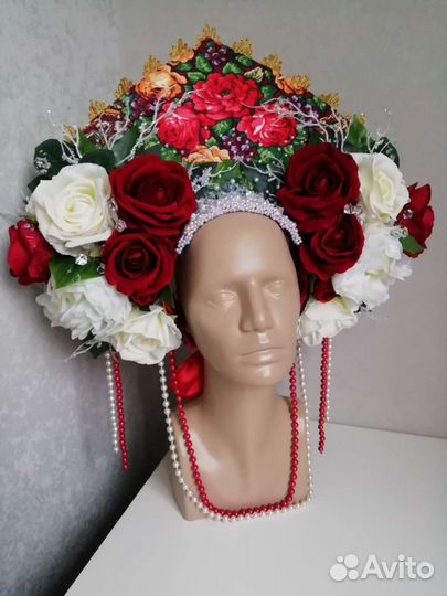 Кокошник с цветами