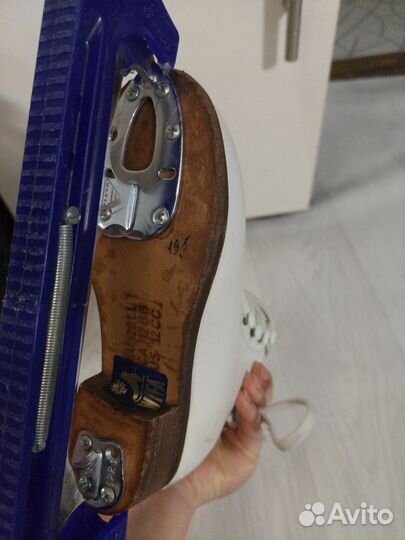 Фигурные коньки wifa