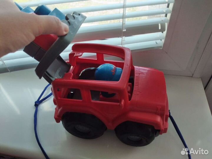 Машина Mega Bloks