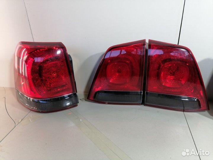 Стоп-сигнал Toyota Land Cruiser GRJ200 1grfe 2008