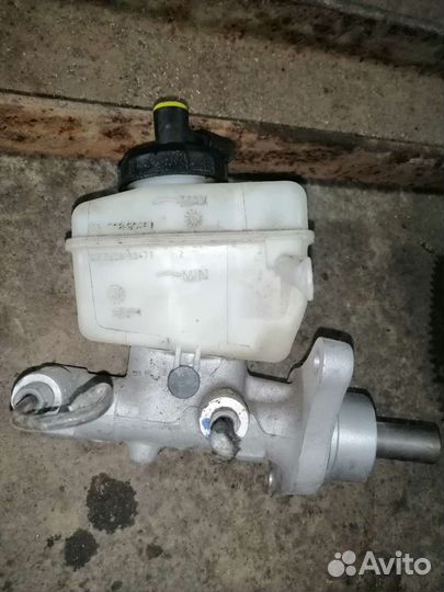Главный тормозной цилиндр Renault Logan