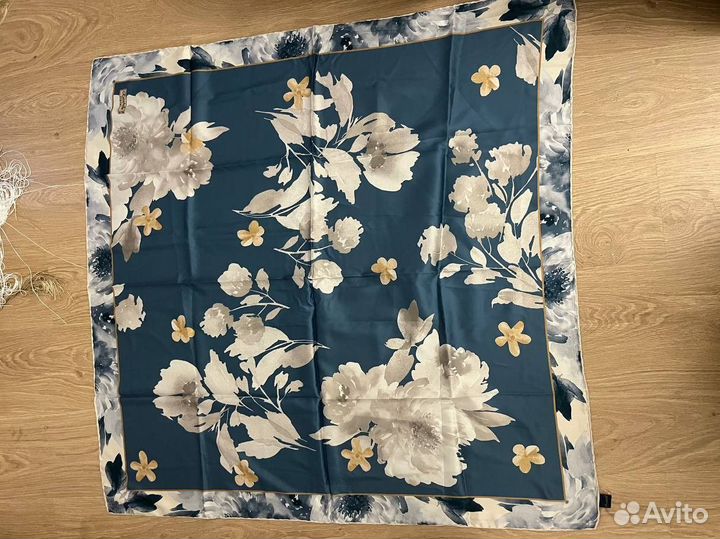 Женские шарфы и платки